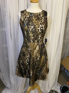 Jennifer Lopez Leopardenmuster Fit & Flare ärmelloses knielanges Kleid neu mit Etikett Gr. 8 - Bild 1 von 10