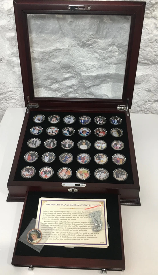 Princesa Diana Memorial 30 Monedas Colección PCS Juego de Caja de Exhibición con Tarjeta G3D Foto 1 de 4