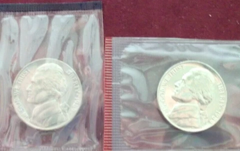 1989 PHILADELPHIA & DENVER JEFFERSON NICKELS IN MINT SET PLASTIC Cover