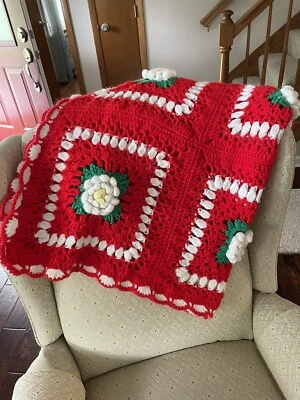 Vtg Handmade Valentine Red  Green White 3D Floral Design Crotchet Throw 55x 41 - Image 1 of 4