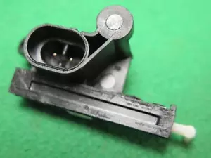 16640190 GM SLIDING DOOR LOCK ACTUATOR DETENT SWITCH 1997-04 VENTURE SILHOUETTE - Foto 1 di 1