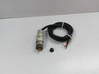 UNITED ELECTRIC 10-E10 Pressure Switch 5A 250VAC 4 To 50 Psi 0.3 to 3.4 Bar - Image 1 of 4