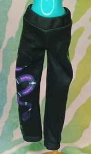 Monster High G3 Deuce Gorgon Core bambola nera solo pantaloni serpente - Foto 1 di 4