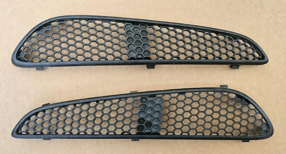 2004 2005 Pontiac Bonneville GXP  Lower Bumper Grille Insert Trim RH LH  - Image 1 of 3