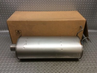 Silenciador de escape de flujo silencioso para Ford Expedition Navigator 97-98 Can Walker 21347 Foto 1 de 4