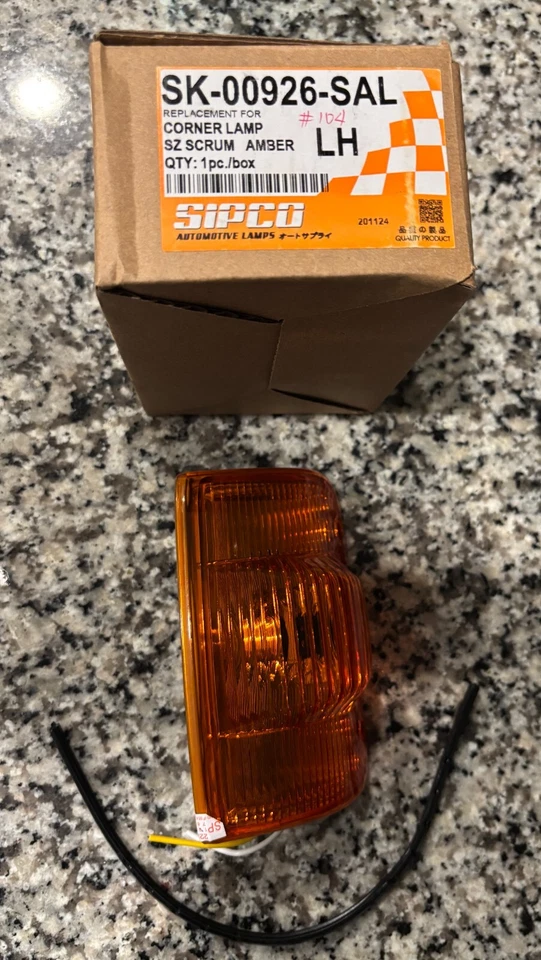 SUZUKI CARRY PICK UP/SUZUKI EVERY/MAZDA SCRUM FRONT LEFT CORNER LAMP - Image 1 of 1