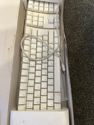 Apple Wireless Keyboard M9270BA - Image 1 of 4