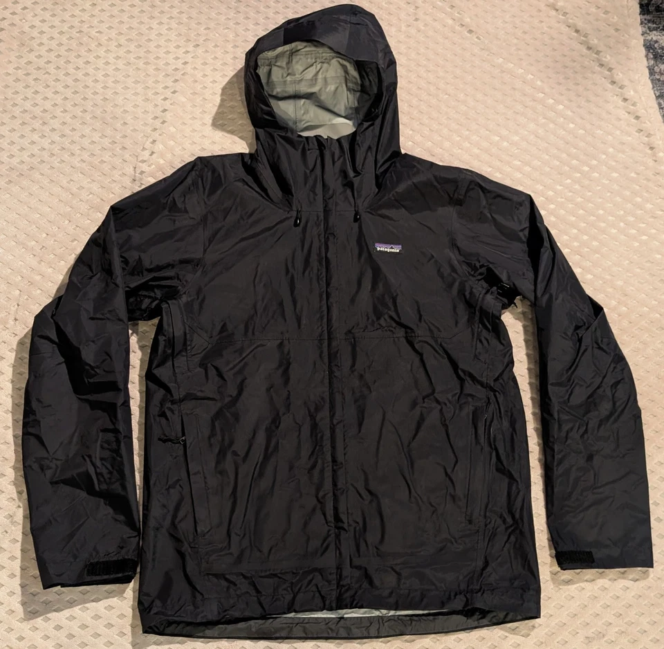Jaqueta de chuva PATAGONIA masculina preta TORRENTSHELL 3L tamanho médio - Imagem 1 de 4