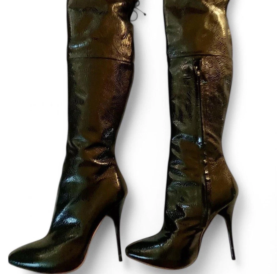 Alexander Mcqueen Designer Knee-High Black Leather Stiletto Boots - Image 1 of 4