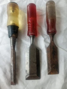 LOT OF OLD CHISELS FOR WOOD WORKING - Picture 1 of 2