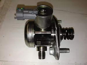 New GM High Pressure FUEL PUMP 2.0 TURBO 07-10 LNF COBALT HHR SKY Regal - Picture 1 of 4