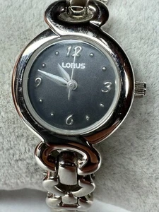 Ladies Lorus LR0216 Silver Tone Quartz Watch New Battery - Picture 1 of 17