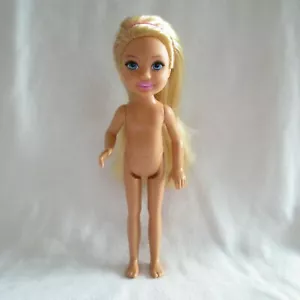 NEU Mattel Barbie Club Chelsea kleine Schwester Puppe lange blonde Haare blaue Augen nackt - Bild 1 von 3