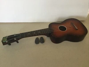 Ukulele, Regal, 4 String. Made In Chicago. - Picture 1 of 12