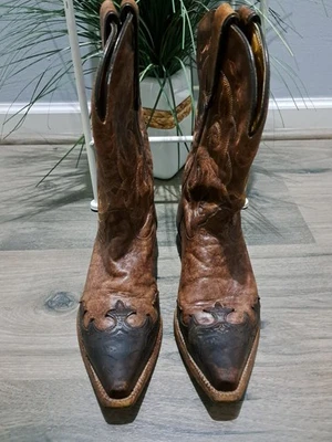 EUC TONY LAMA WOMEN'S TAN SANTA FE SNIP TOE Distress Style WESTERN BOOTS 7.5B  - Image 1 of 4