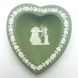 Vintage Wedgwood Green Jasperware Heart Shaped Trinket Dish 4 X 4.5" - Picture 1 of 3