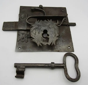 ANTIQUE WROUGHT IRON HAND FORGED DEADBOLT SLIDE LOCK & KEY - Picture 1 of 9