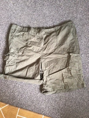 YOURS KARKI CARGO ROLL UP SHORTS WITH POCKETS SIZE 28 PLUS SIZE - Image 1 of 2