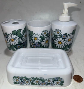 Vintage Floral Taiwan Floral Bathroom 4 Piece Set Plastic - Picture 1 of 3