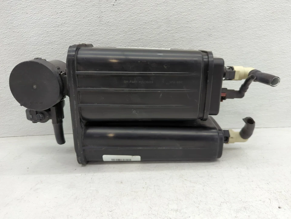 2016 雪佛兰 Traverse 燃油蒸汽炭罐 YLPS3 — 第 1/4 张图片