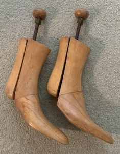 Antique wooden expandable boot shoe trees, (Maxwell London) - Picture 1 of 9