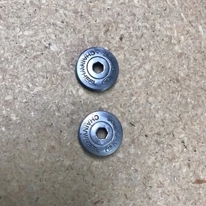 2 SR SAKAE chainwheel metal chrome Crank Arm Dust Caps Vintage VGC - Picture 1 of 2