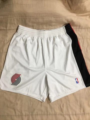 Mens Nike  Portland Trailblazers  Team Basketball Shorts White Sz 48 Cover