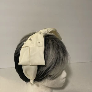 Diadema de tela blanco roto con perlas de imitación. Para boda, fiesta nuevo con etiquetas - Imagen 1 de 6