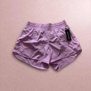 Peloton x Lululemon shorts women’s size 8 pink activewear new - Picture 1 of 7