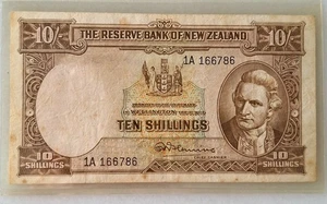 New Zealand 10 Shillings signed Fleming. P158c.VF. 1956-1967. No security thread - Picture 1 of 2