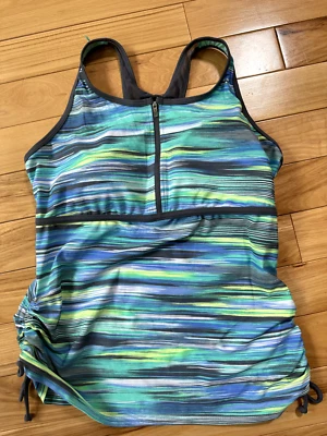 Sujetador integrado FREE COUNTRY Activewear con cremallera frontal, ligeramente acolchado Lg 12-14 Foto 1 de 4