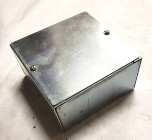 B-Line B718-2ZN Universal-Abzweigdose Nabe verzinkt - Bild 1 von 1