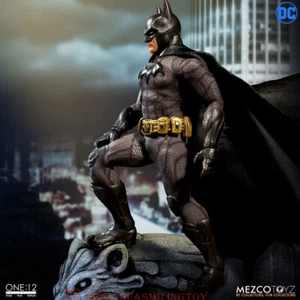 Mezco Toyz 76960 Batman Sovereign Knight 4 Heads Action Figure 1/12 In Stock - Picture 1 of 12