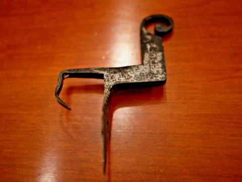 Antique FRENCH Scrolled Wrought Iron Keep Latch Small Receiver Plank Door    5" Cover