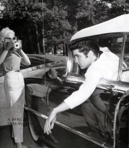 Cadillac and Elvis Presley 1956 fans King of Rock and Roll photo press photo - Picture 1 of 1
