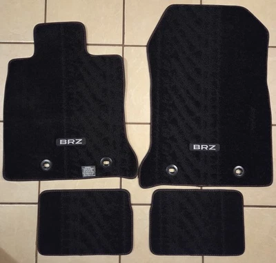 Alfombrillas negras nuevas genuinas OEM 22-25 Subaru BRZ costuras rojas Foto 1 de 4