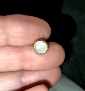 Single 14k Gold Mother Of Pearl Pierced Earring B.A. Ballou - Picture 1 of 4