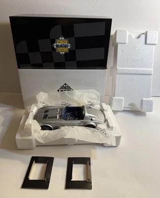 Родстер Corvette Grand Sport 1963 Exoto Racing Legends серебристый масштаб 1:18 с коробкой - Изображение 1 из 4