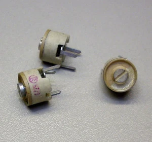 2 Stück keramische Trimmkondensatoren 6 pF - 25 pF (M4030) - Picture 1 of 1