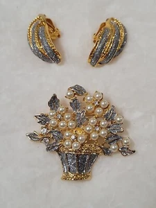 Vtg Statement Gold Tone Faux Pearl Rhinestone Flower Basket Brooch Pin Earrings - Picture 1 of 20