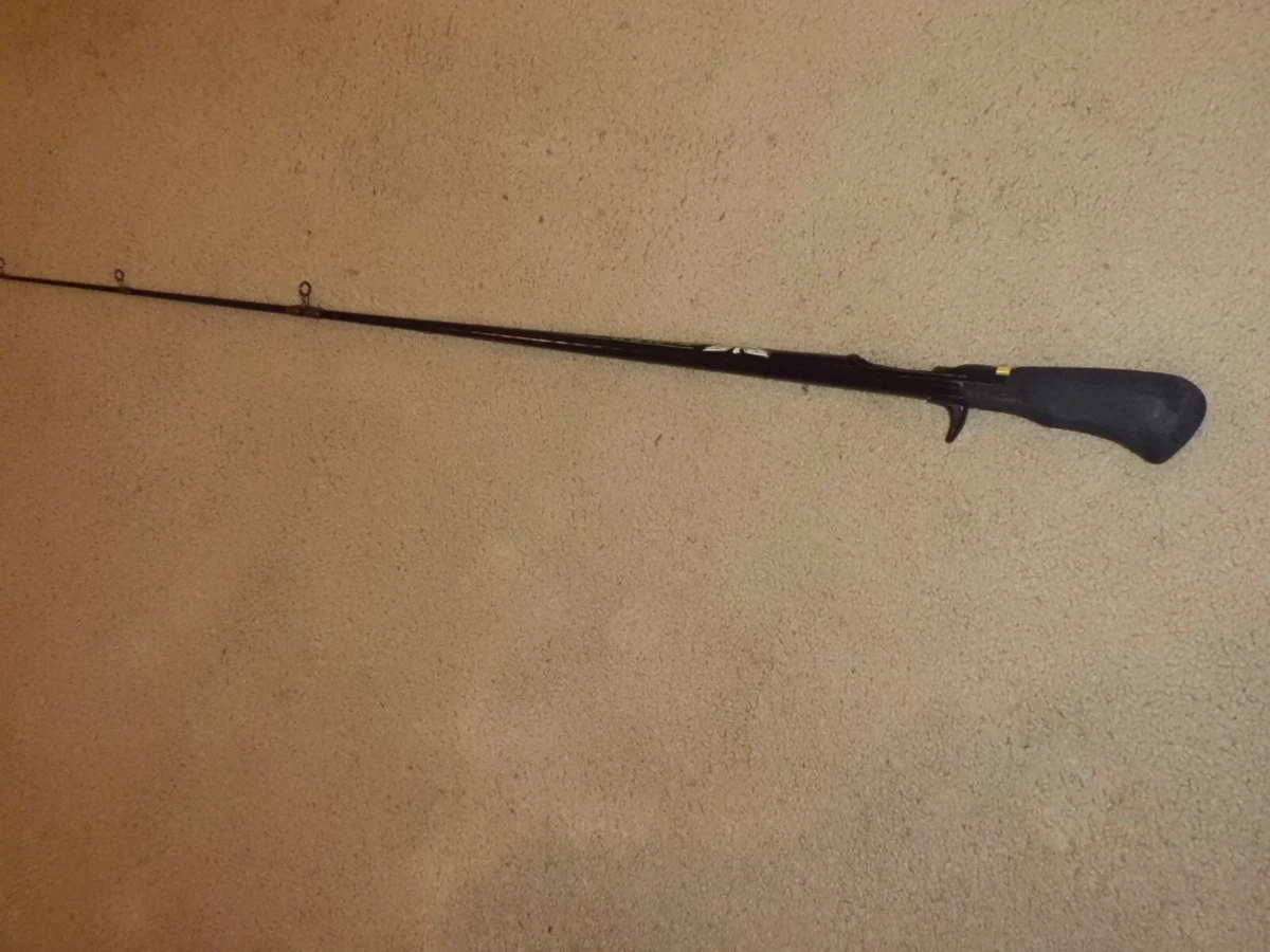 ロッド FENWICK BLACKHAWK GRAPHITE BC-55M Vintage Fenwick Blackhawk BC-55-M Graphite Casting Rod. USA. 5'6