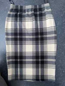 ATMOSPHERE Black Checked Stretch Knee Length Smart pencil Skirt Size UK08 US04 - Picture 1 of 4