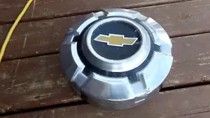 VINTAGE 1967-72 CHEVY 1/2 TON TRUCK 10.5 DOG DISH POVERTY HUBCAP C10 - Picture 1 of 4