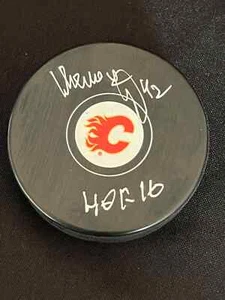 Sergei Makarov Signed Puck HOF Puck JSA - Picture 1 of 3