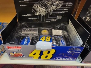 2002 AUTOGRAPHED Team Caliber - Jimmie Johnson #48 Lowes 1:24 Chevy Monte Carlo - Picture 1 of 3