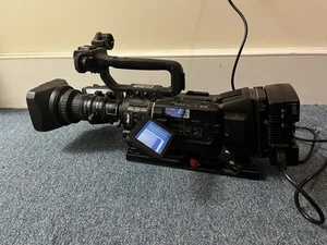 JVC GY-HD200 Professional HDV Camcorder w/ FUJINON TV-ZOOM LENS - Picture 1 of 10