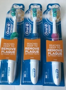 Oral-B Complete CrossAction Battery Power Electric Toothbrush, 1 Ct - U Pick - Picture 1 of 4