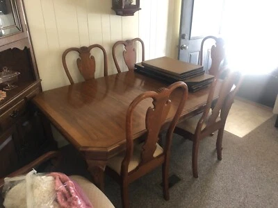 Vintage Pennsylvania House Expandable Oak Dining Room Set 6 Chairs, 2 Leaves - Image 1 of 4