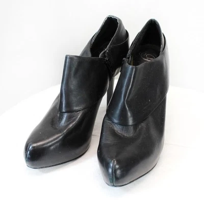 Botines de tacón alto de cuero negros Fergie con cremallera talla 11M Foto 1 de 4