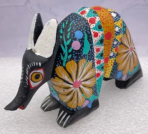 Vtg Armadillo Small Wood Carved Figure Mexican Folk Art SERGIO HERNANDEZ CRUZ - Picture 1 of 20